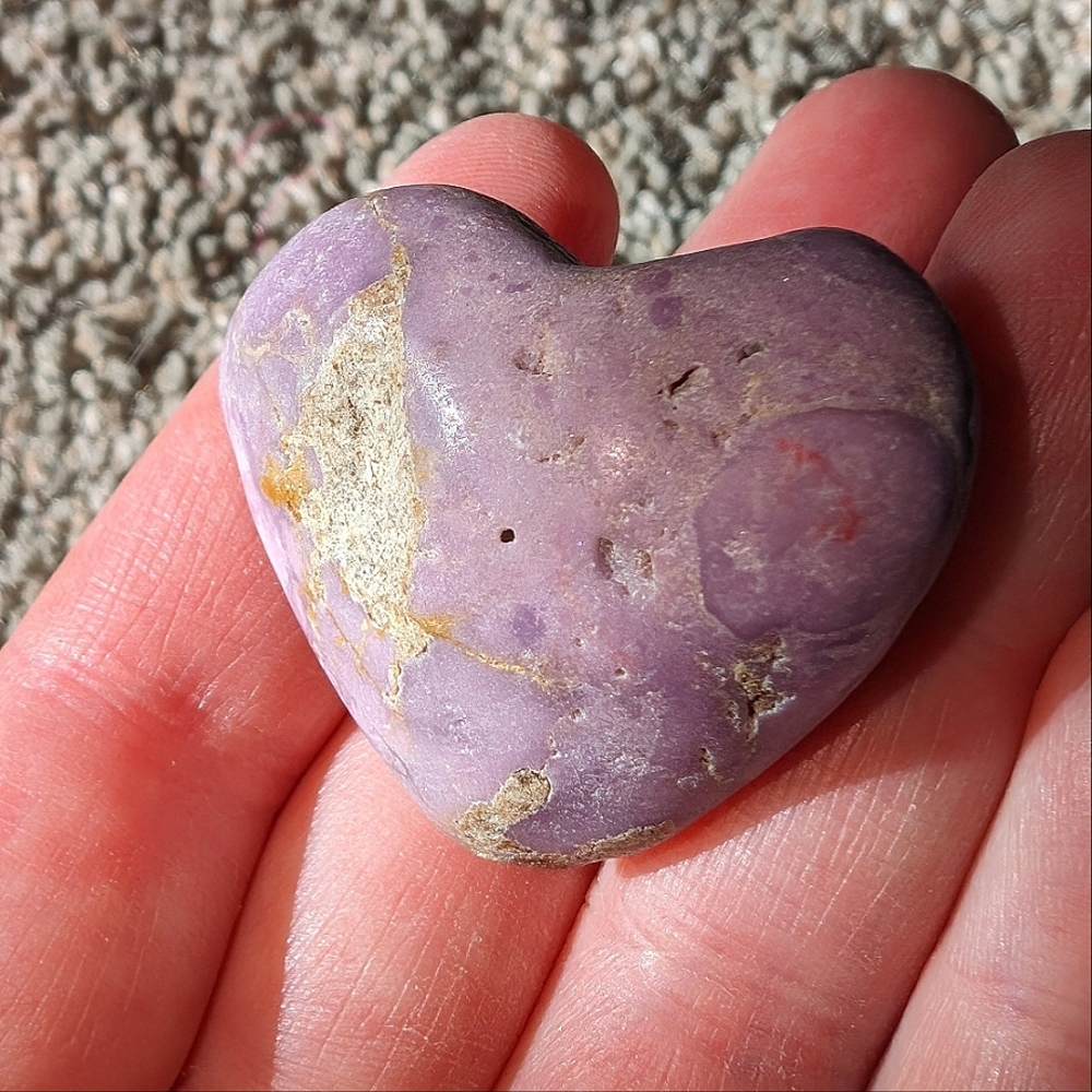 FREE with $50+ order! Phosphosiderite heart💜